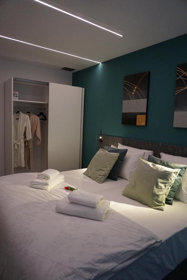 Korzo Suites Paceville Saint Julian's Eksteriør billede